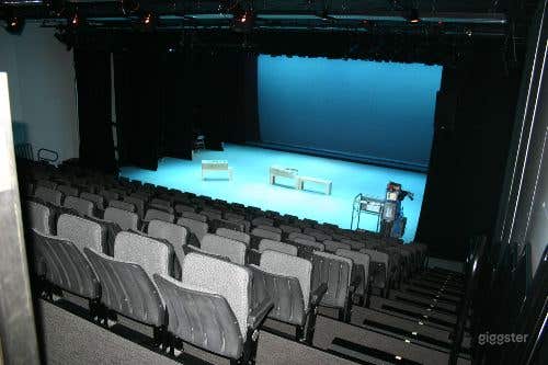 Dance studio and performance theater:Location 4120 Photo 1