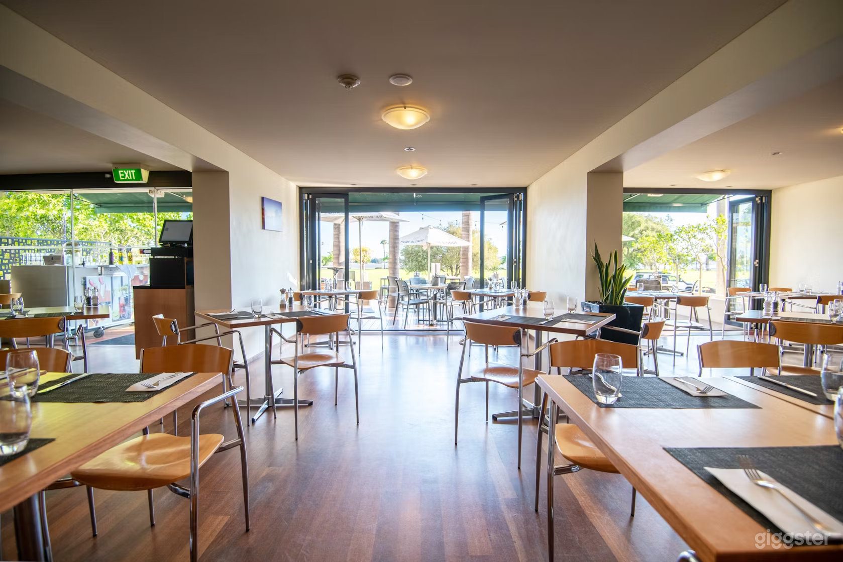 The Restaurant Photo 3