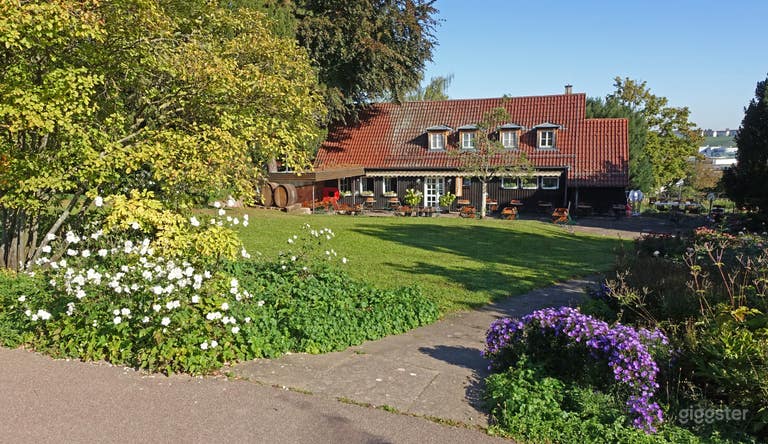  Gemütliches grünes Park-Weinbistro mit Gartenterrasse 