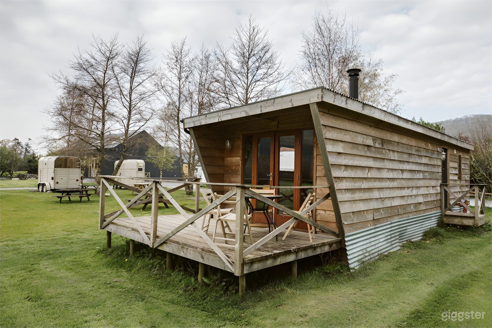 THE WOOD CABIN Photo 1