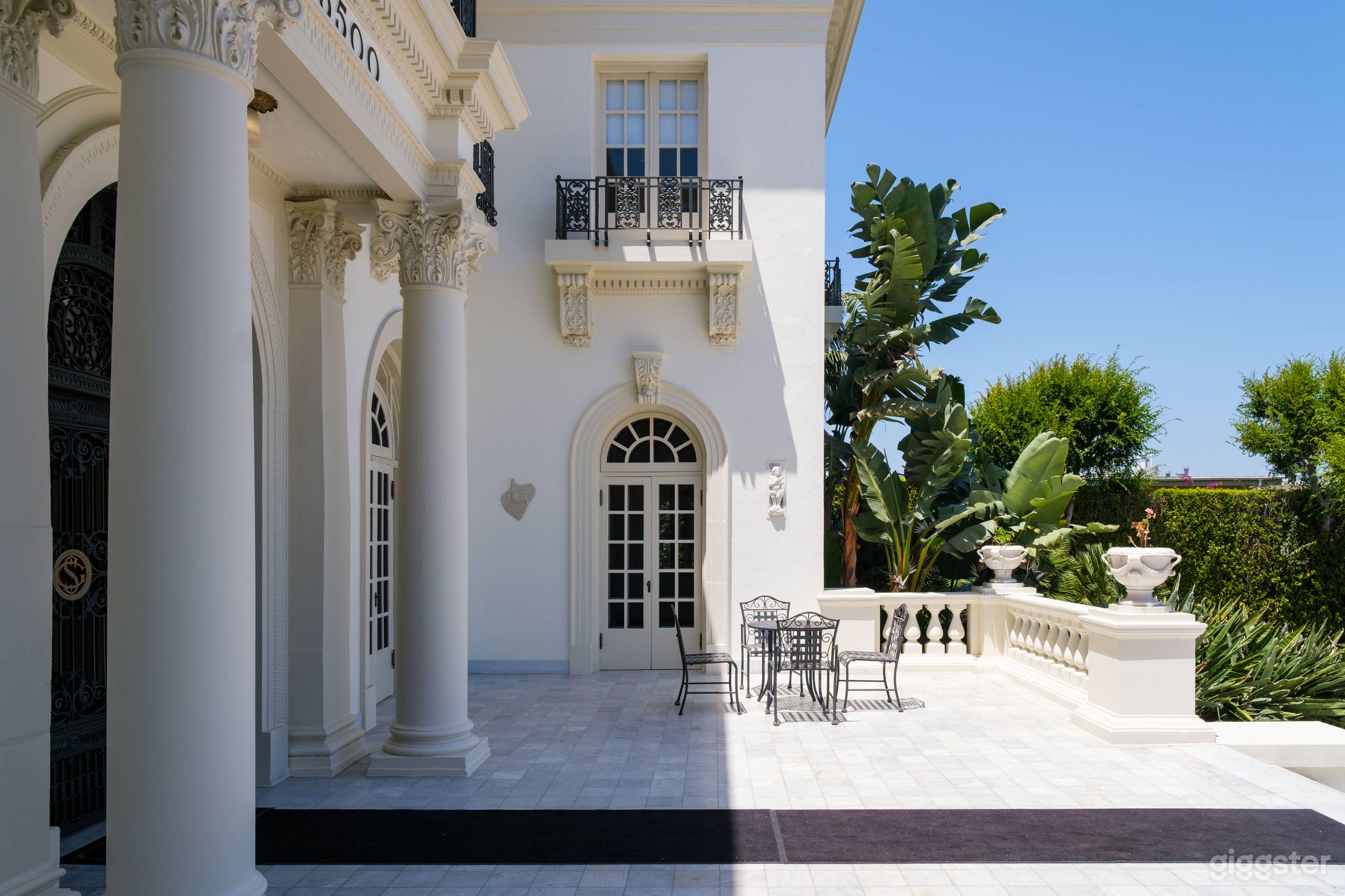 Authentic Italian Villa and Gardens (Buy Out) Photo 4