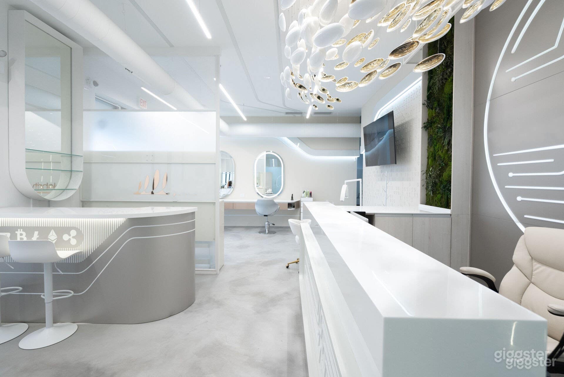 Beauty Bar in Chicago  Photo 1