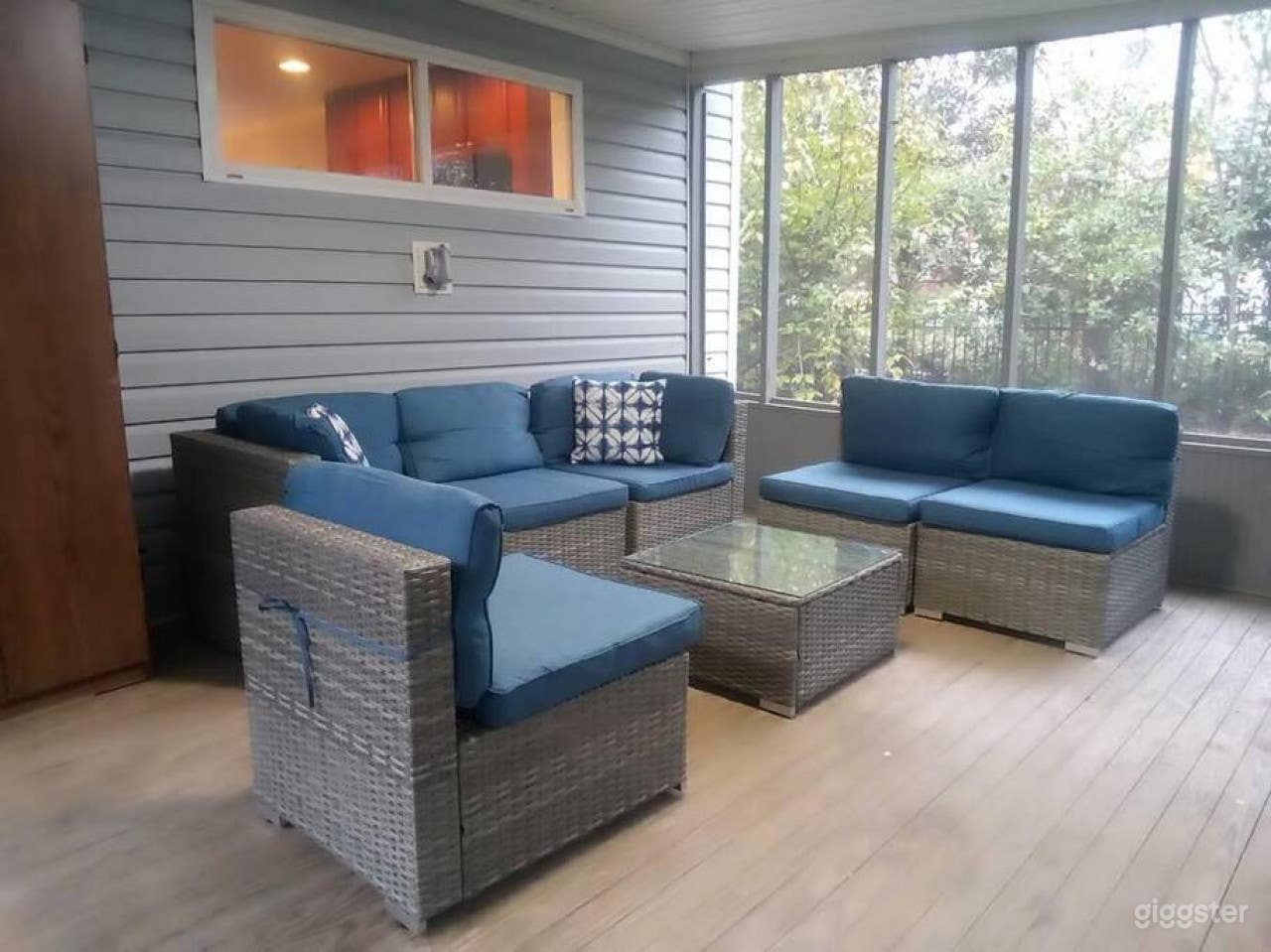 Gorgeous 2BR Home with Large Backyard Photo 3