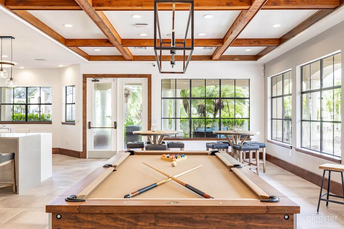 Bright, Spacious Lounge near Clearwater Photo 2