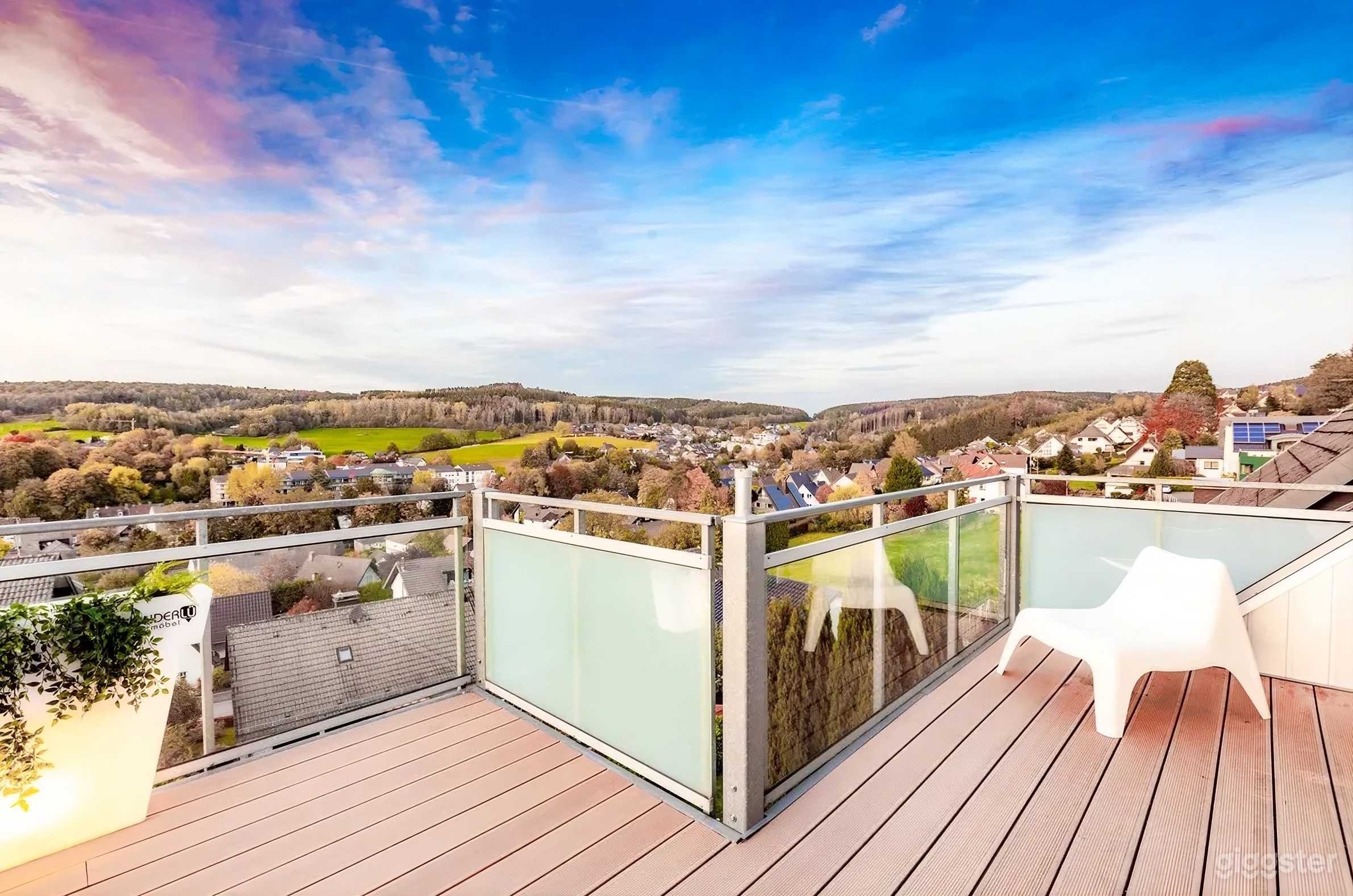 Penthouse mit Glasbrücke und malerischem Dachterrassenblick! Foto 4