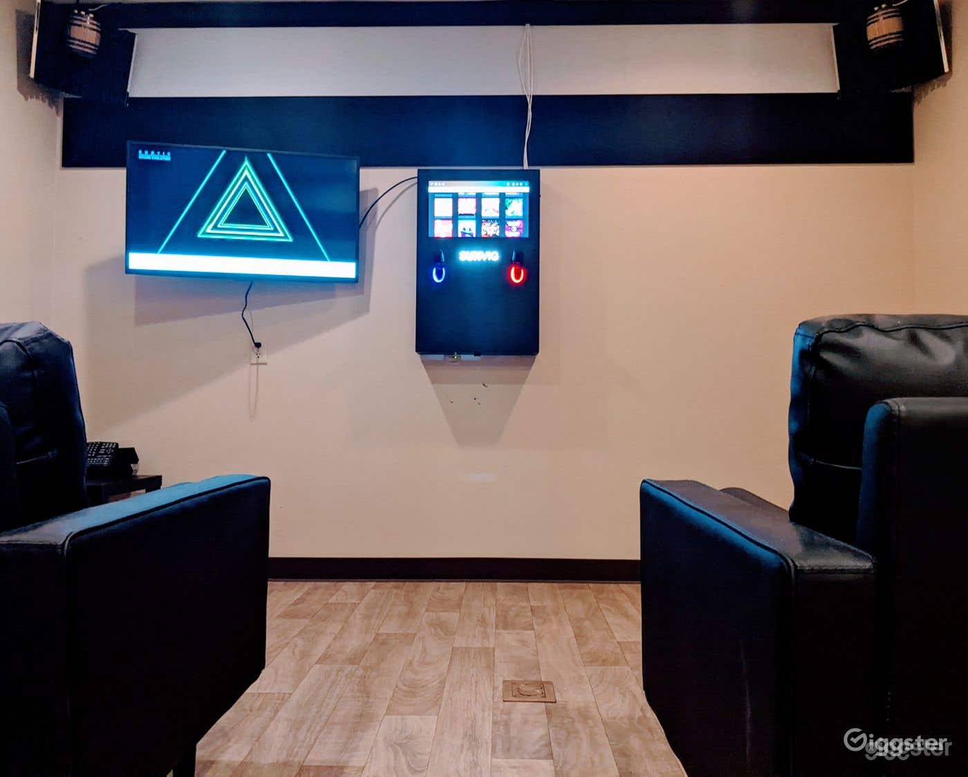 Karaoke Party Room for 12 Guests Photo 2