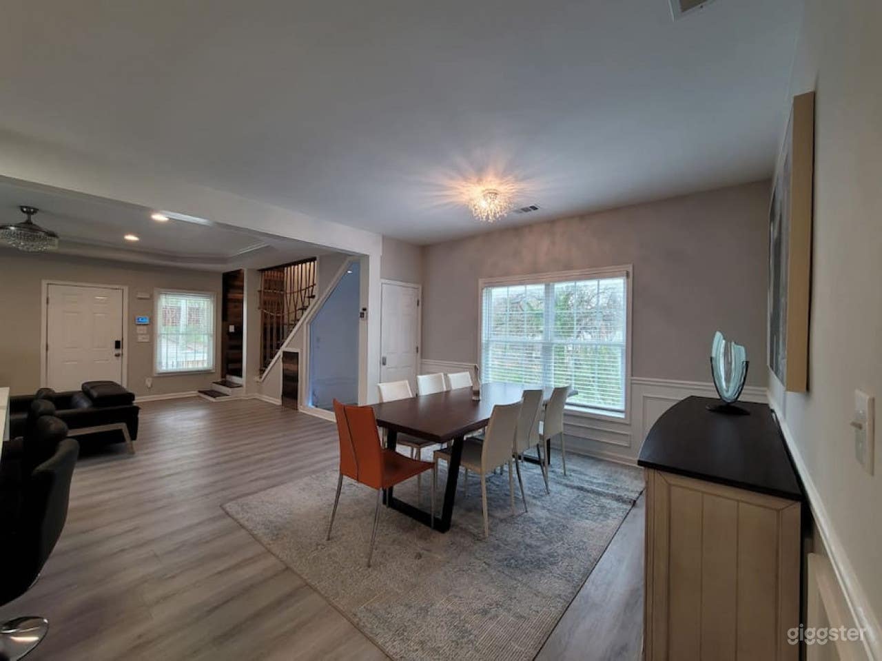 Grand Two Story Home in Atlanta Photo 3