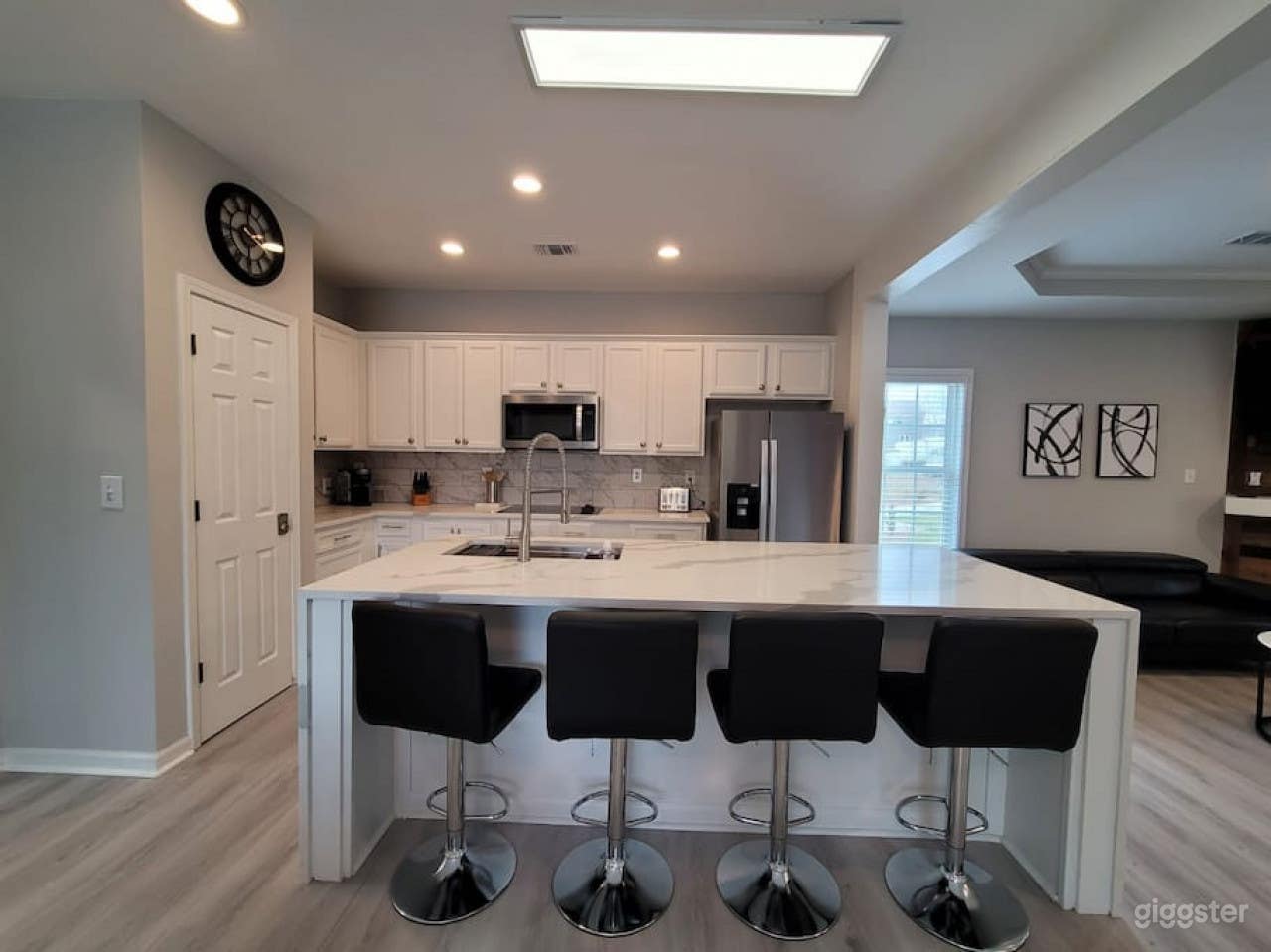 Grand Two Story Home in Atlanta Photo 4