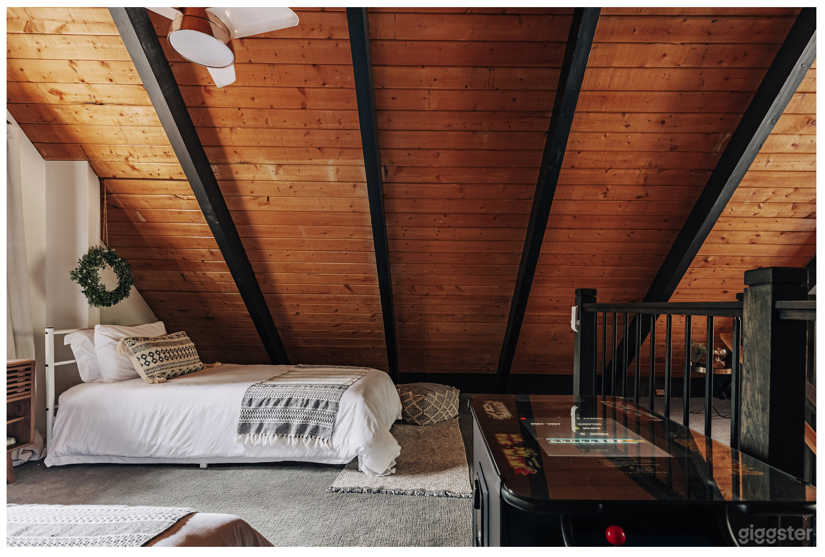 LUX Big Bear Cabin  Photo 4