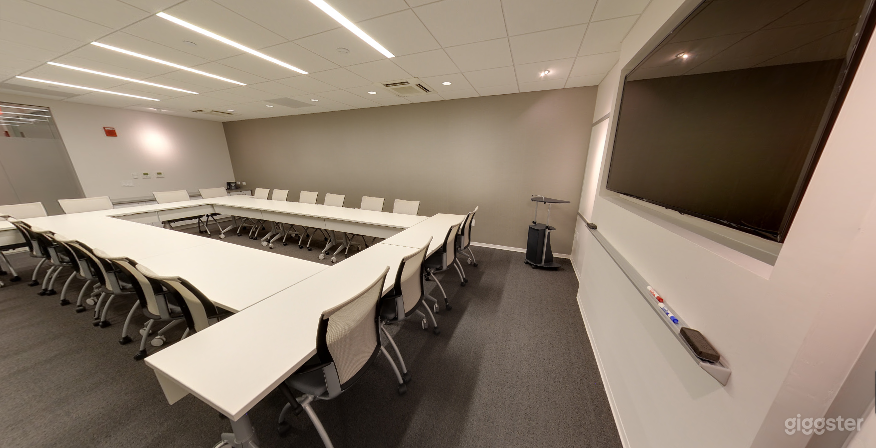 High-Tech Flexible Seating Boardroom  Photo 3