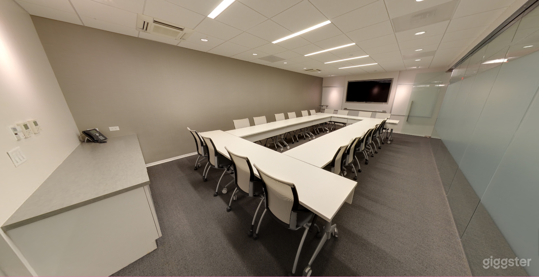 High-Tech Flexible Seating Boardroom  Photo 4