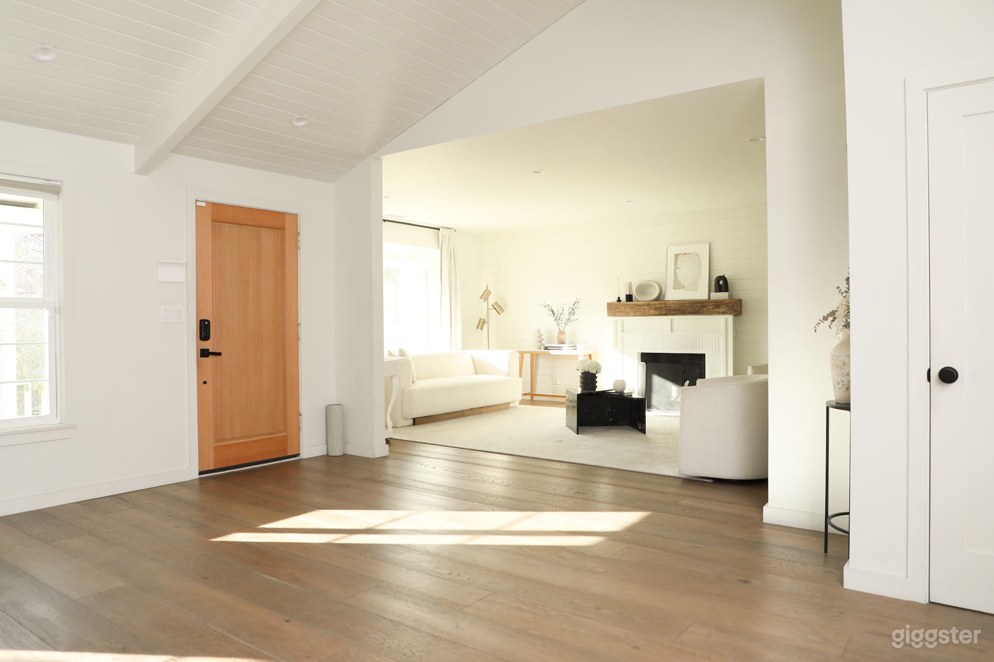 Bright Airy + Contemporary Open Floor Plan Home Photo 2