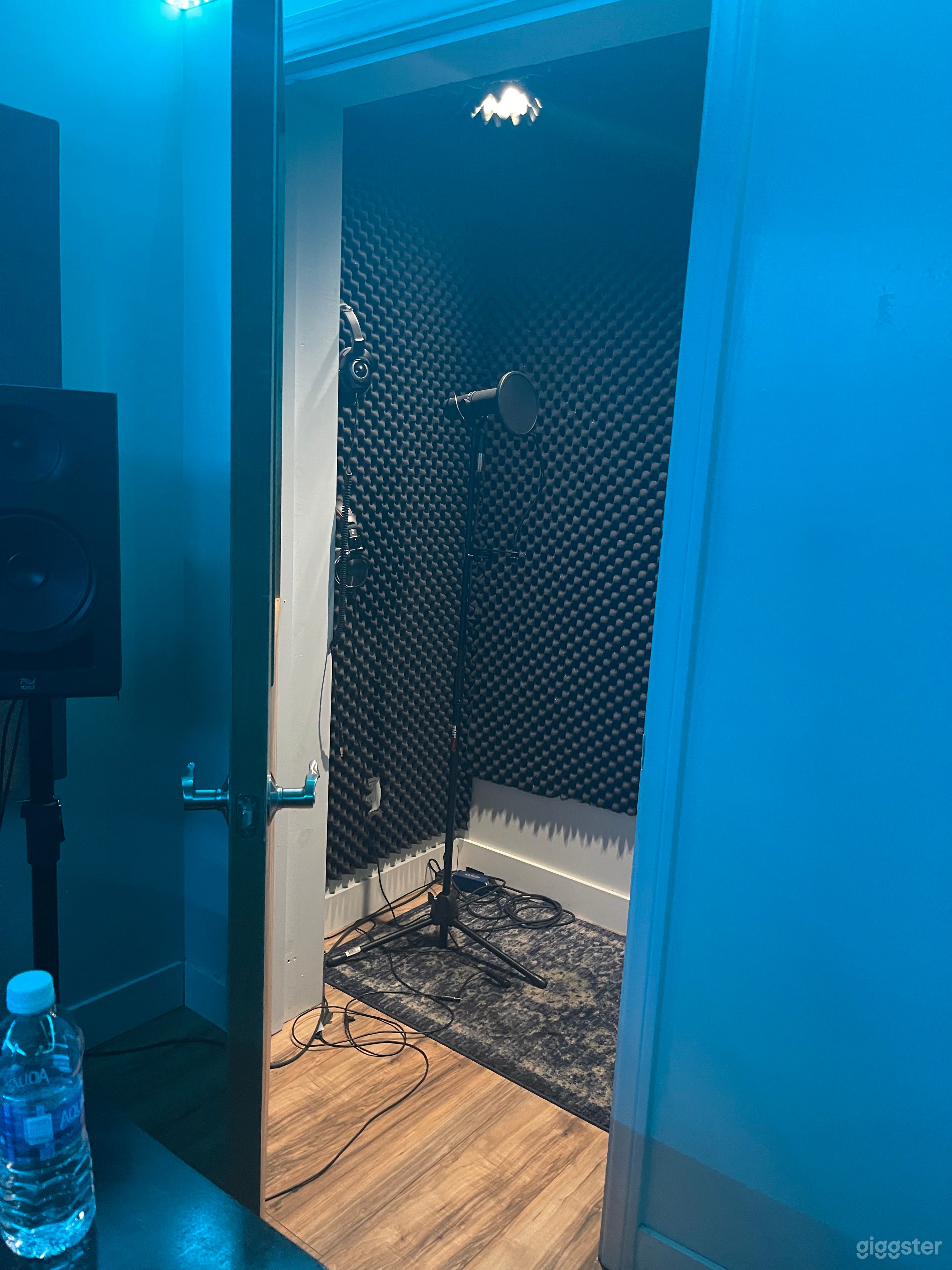Vocal booth