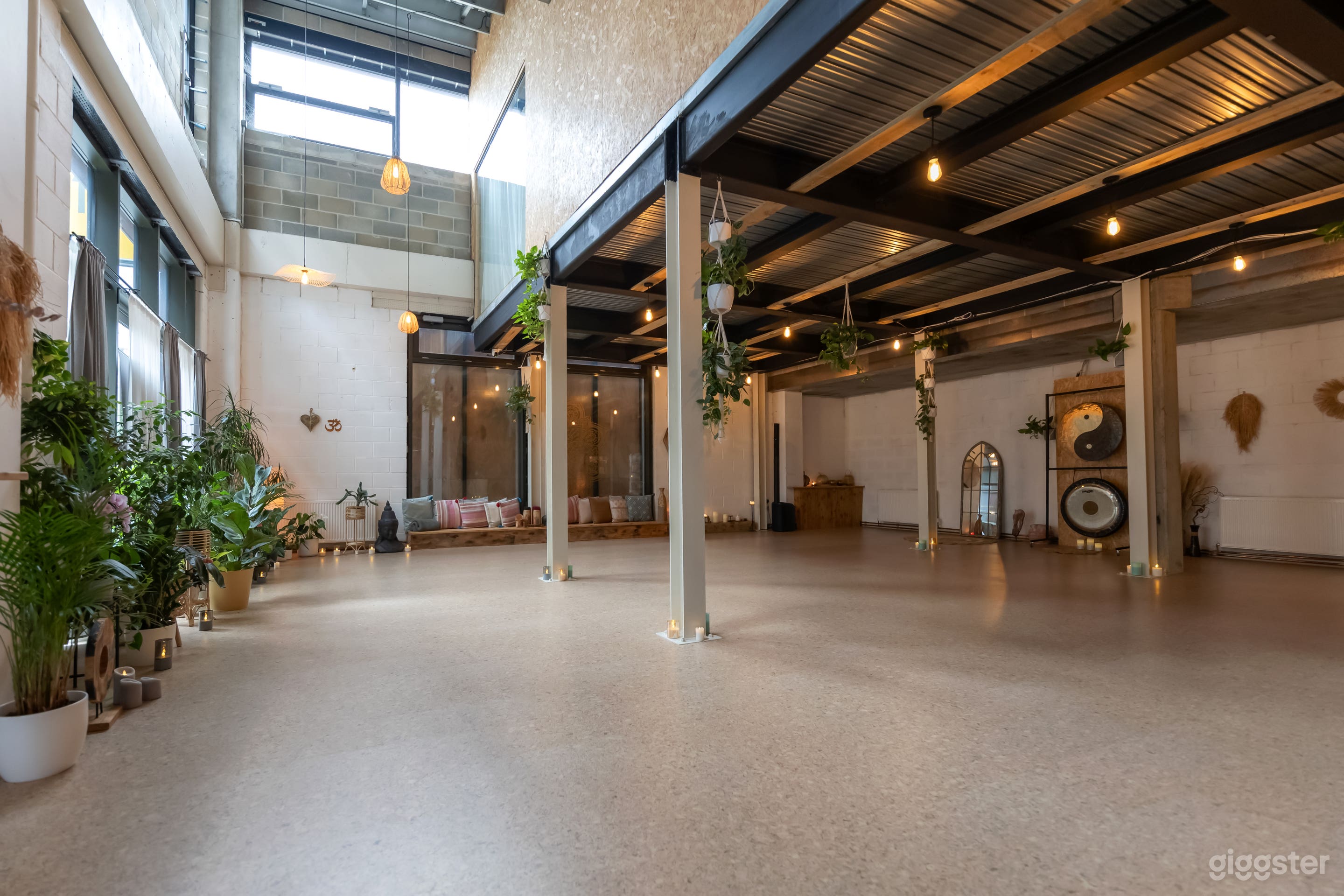 Royal Docks Loft for Wellness, Workshops, Photo Video Shoots Photo 3