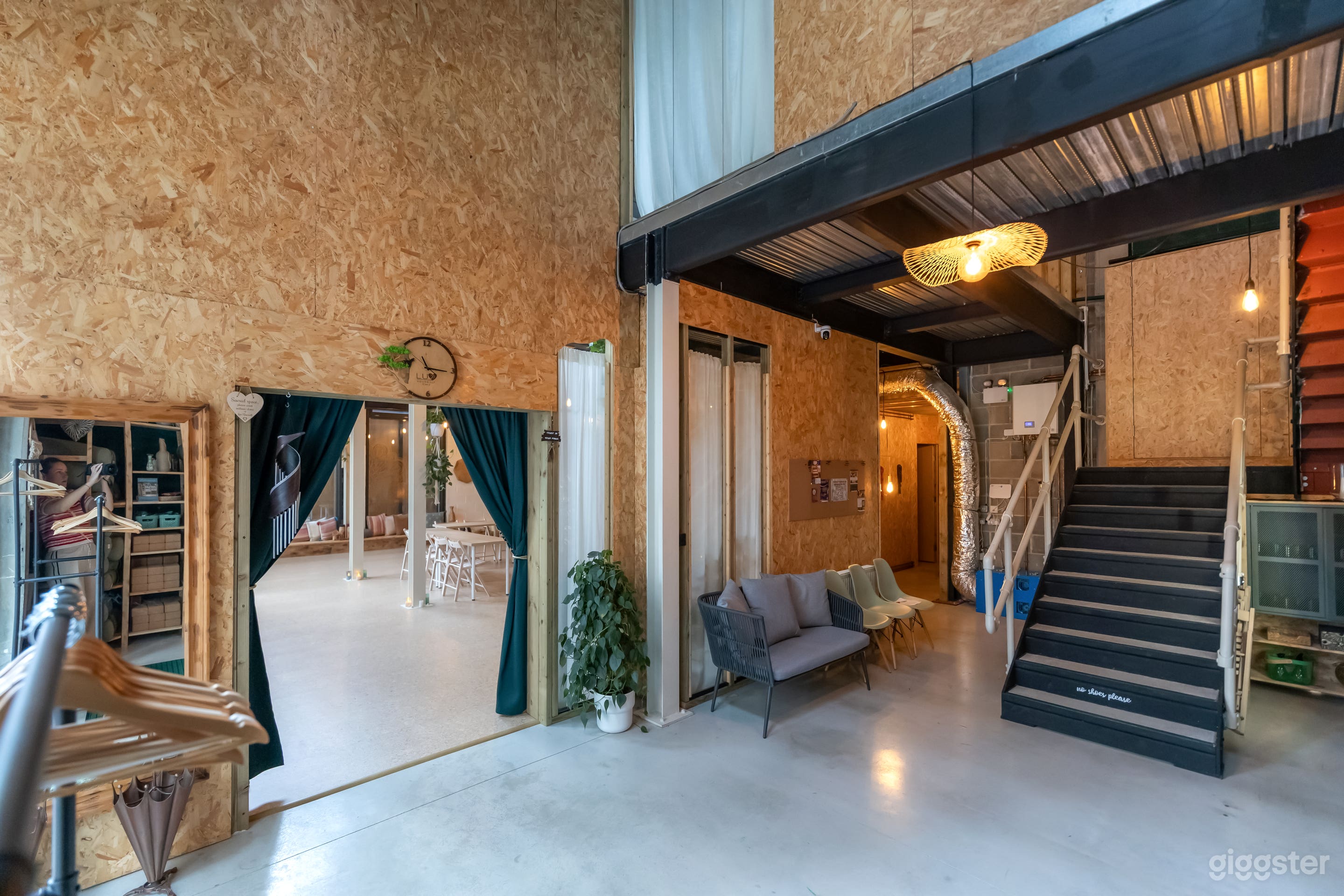 Royal Docks Loft for Wellness, Workshops, Photo Video Shoots Photo 2