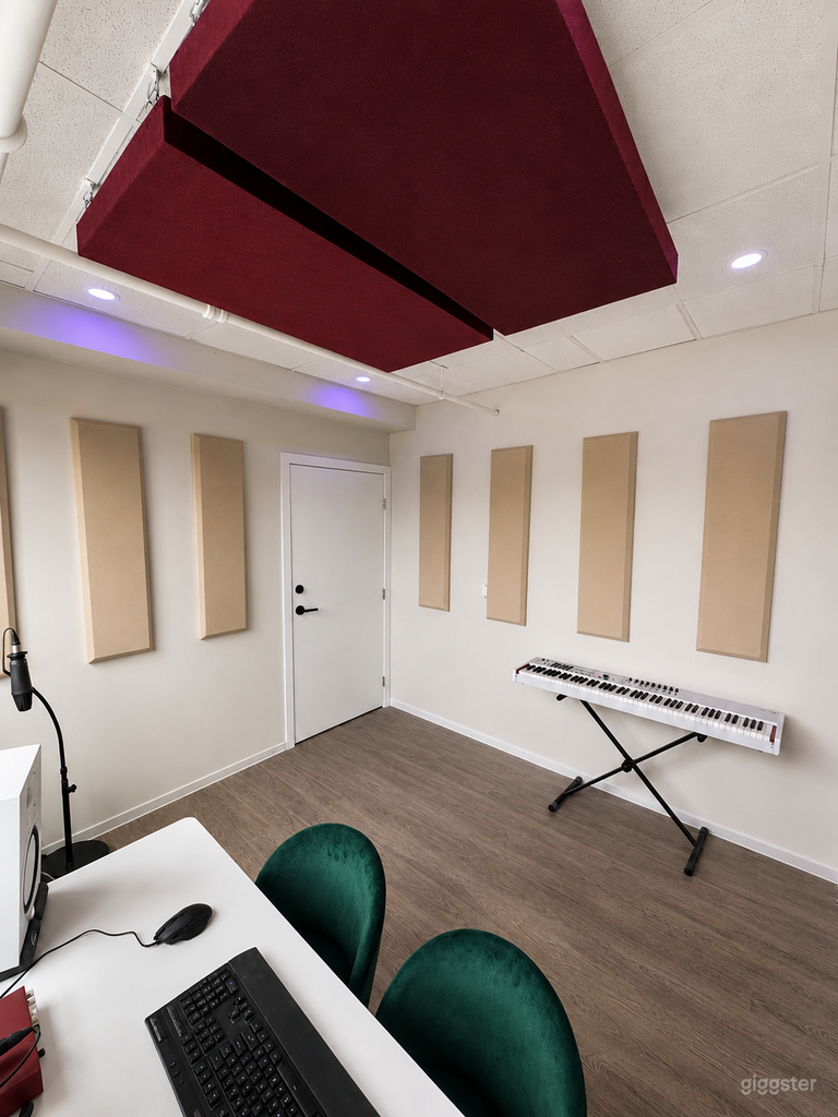  Studio C 