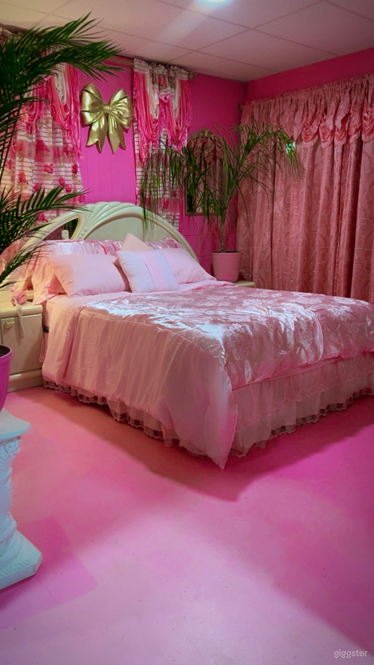 Vintage 80’s Content Studio Photo 2