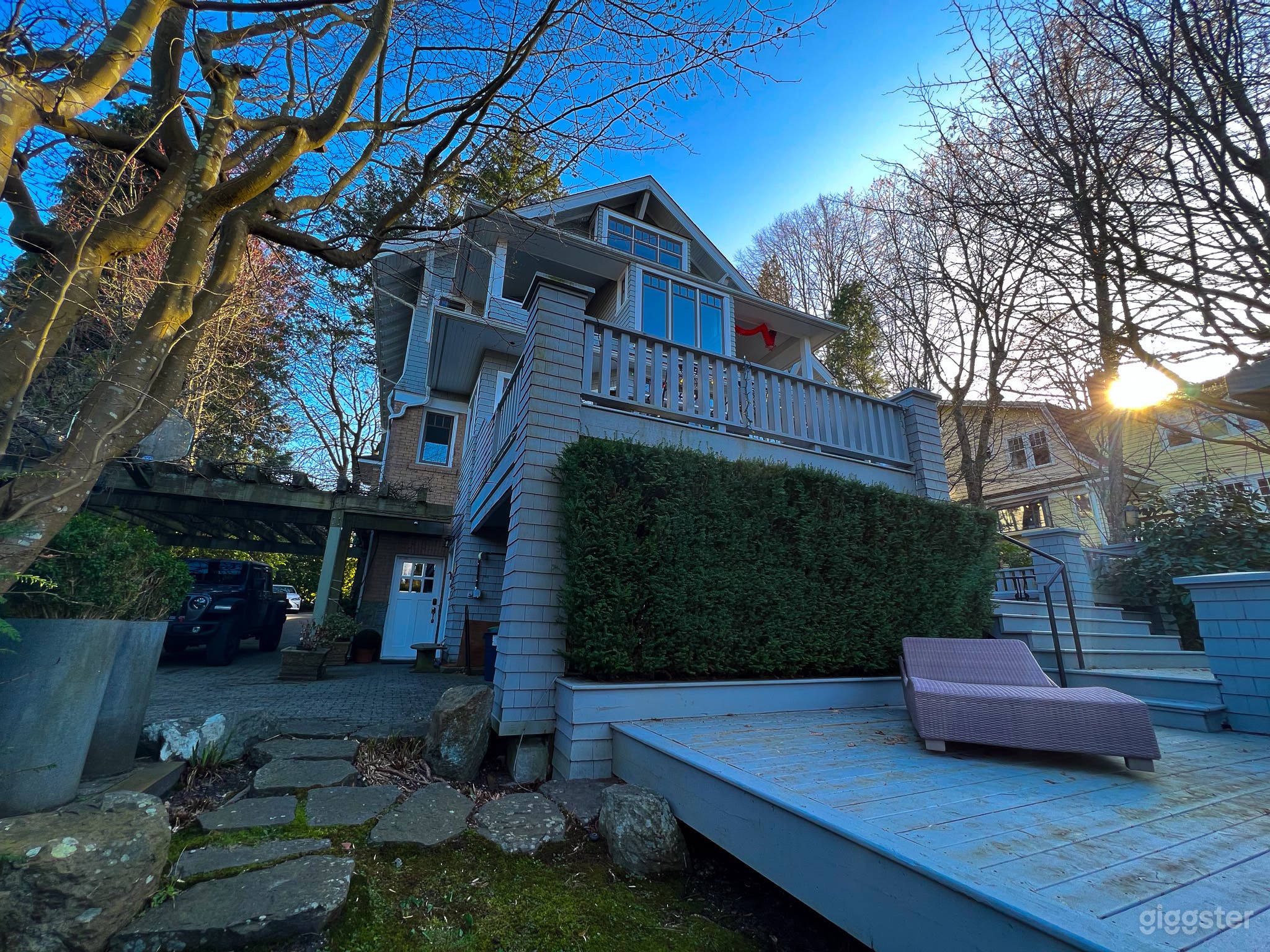 Beautiful garden with apple trees, swings, maples and lounge Photo 4