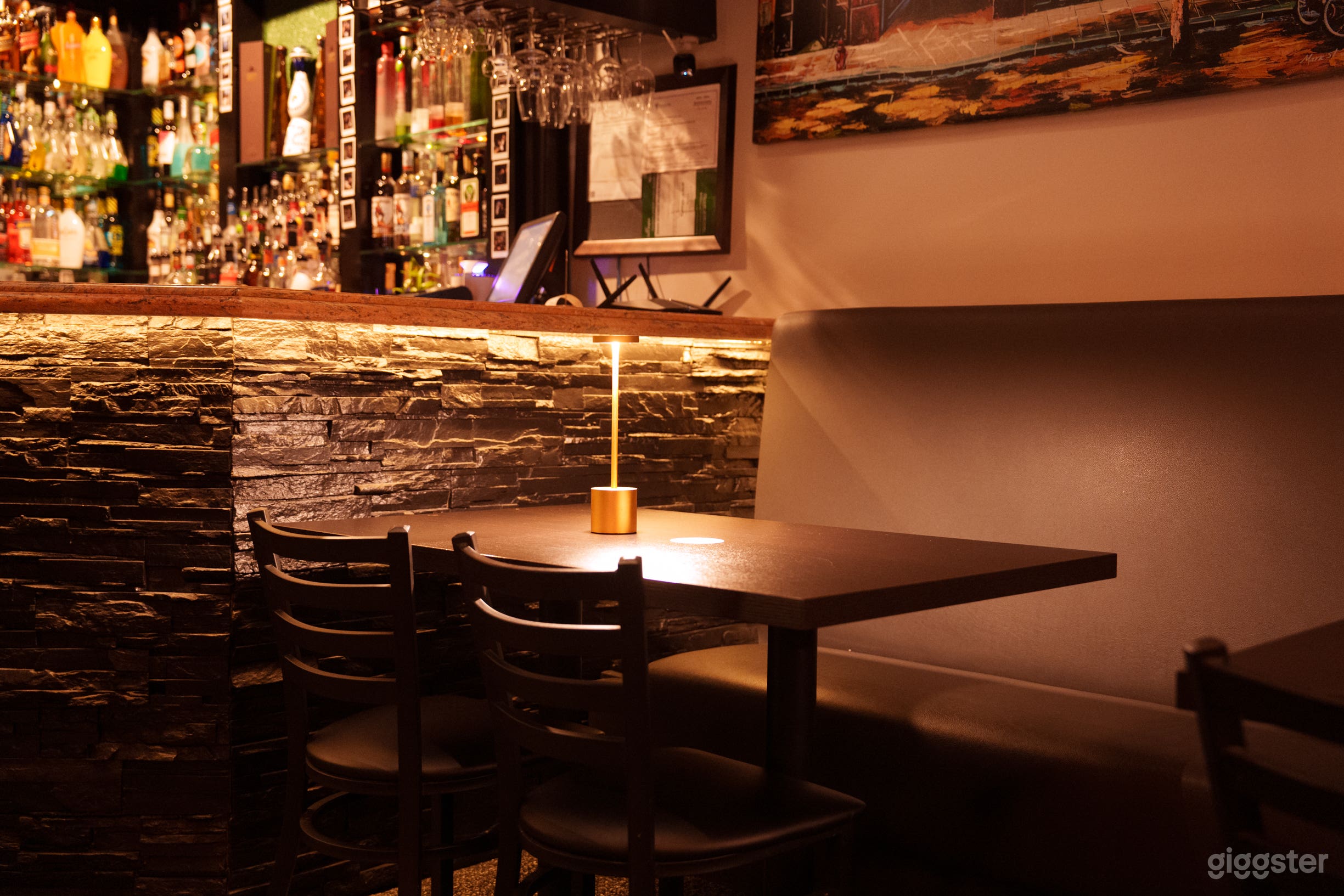 Cozy, Intimate and Instagrammable Bar & Restaurant Photo 3