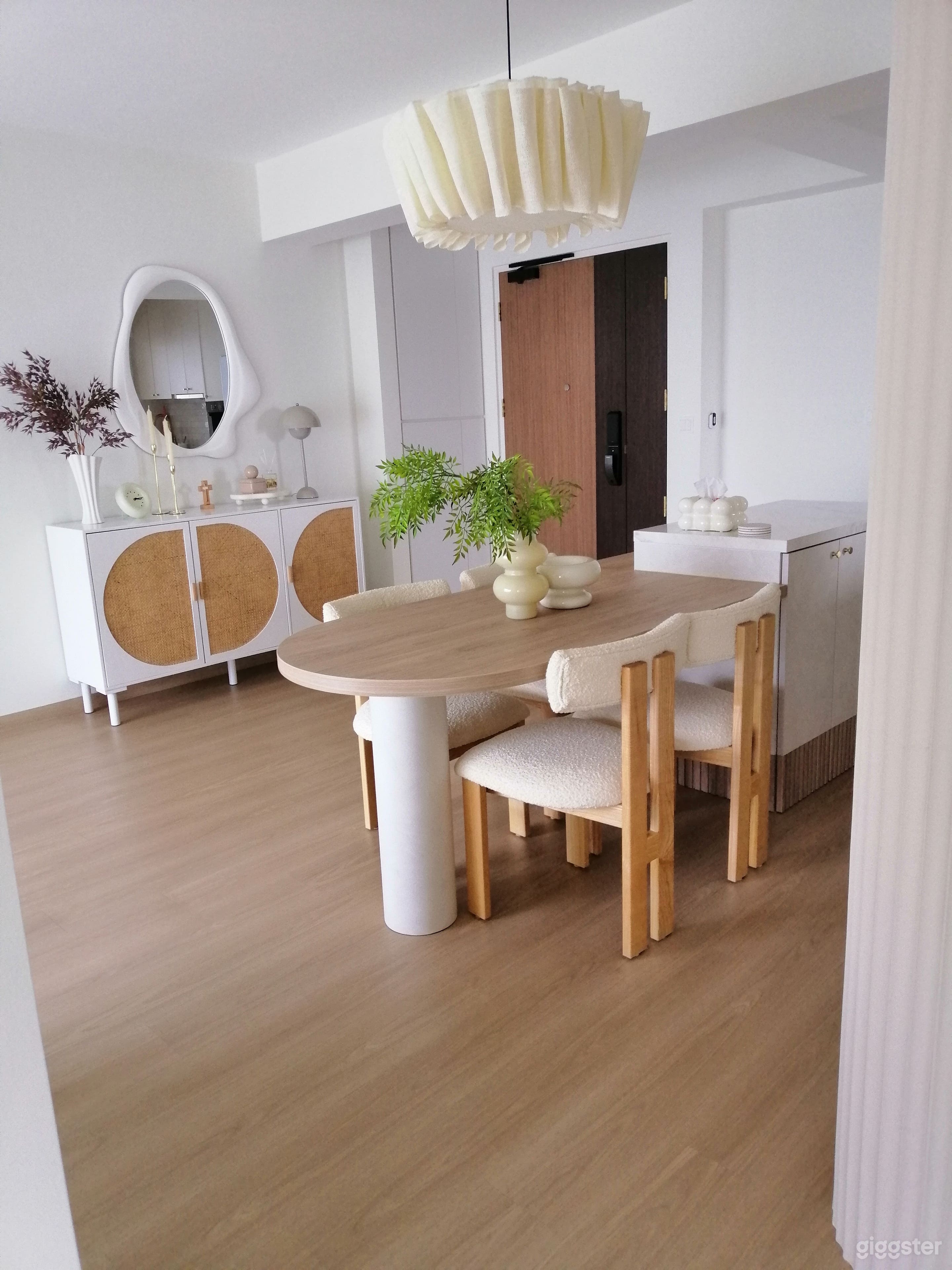 Minimalist sea view apartment Photo 3