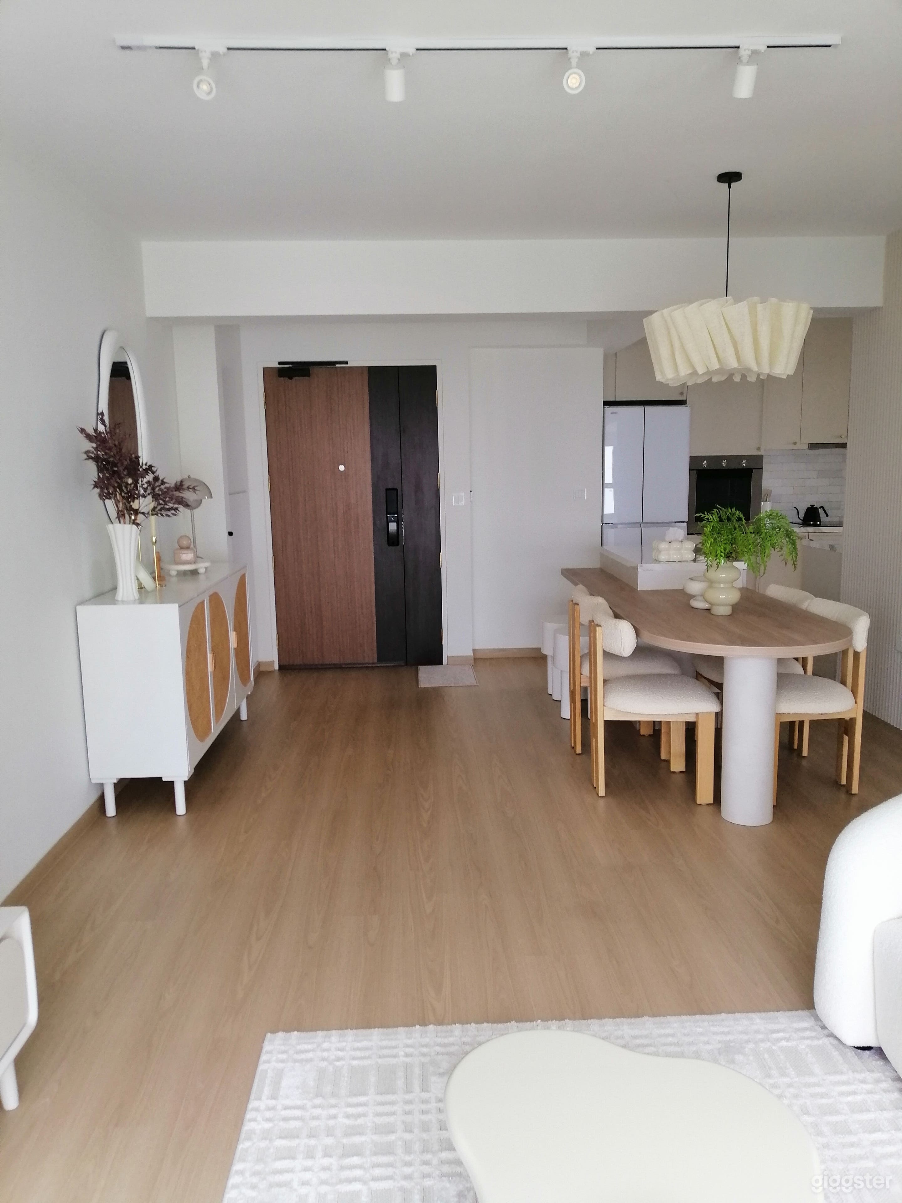 Minimalist sea view apartment Photo 1