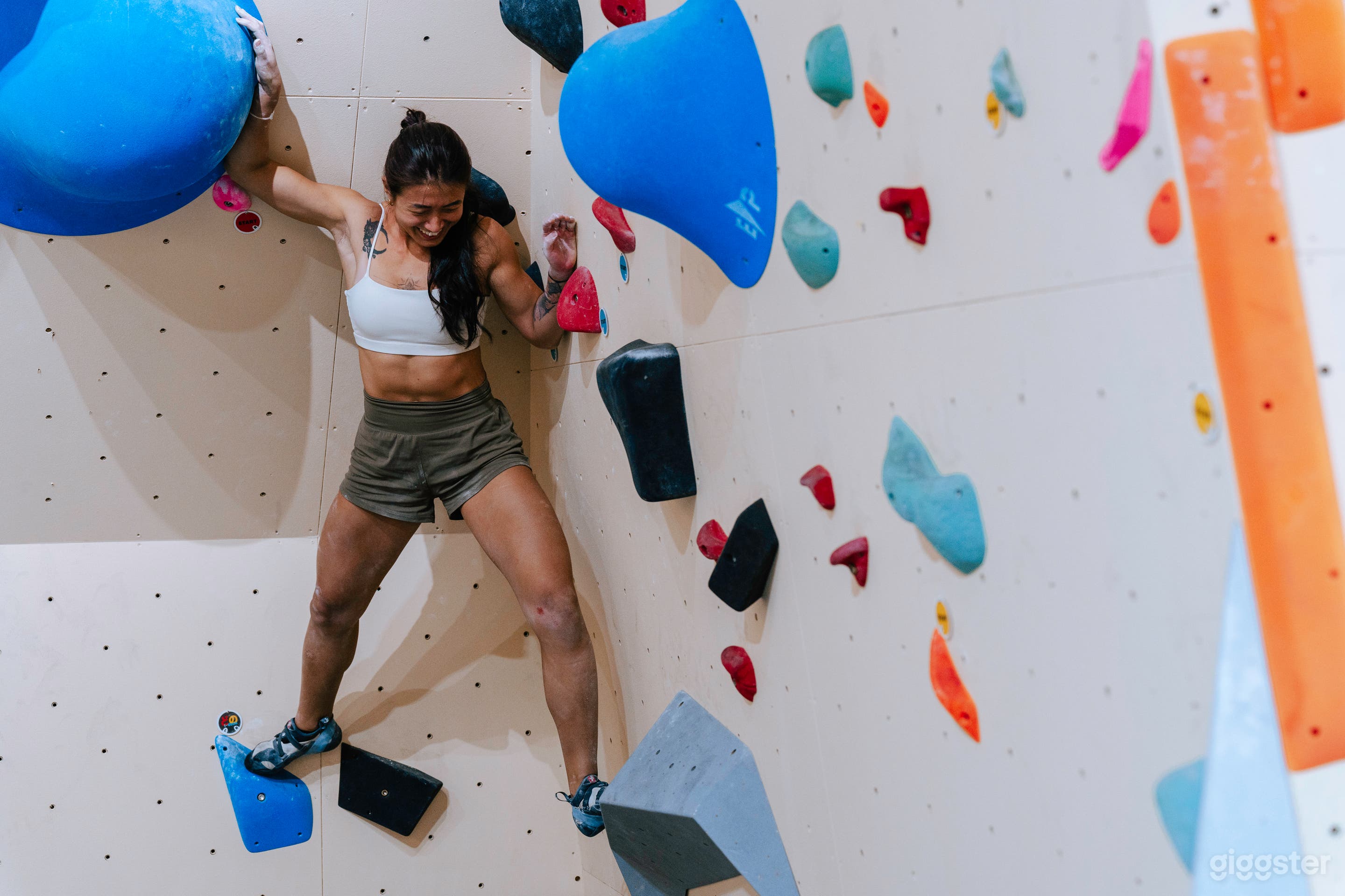 Modern and Vibrant Climbing Gym in town Photo 2