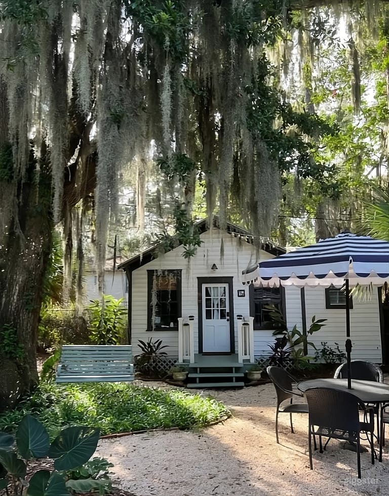  Enchanting and Lush Backyard 