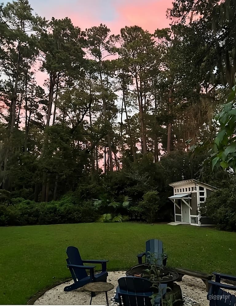  Enchanting and Lush Backyard 