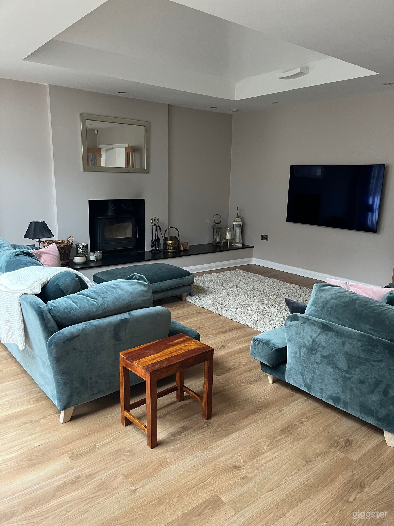 Large family home, with 0.5 acre landscaped garden Photo 4
