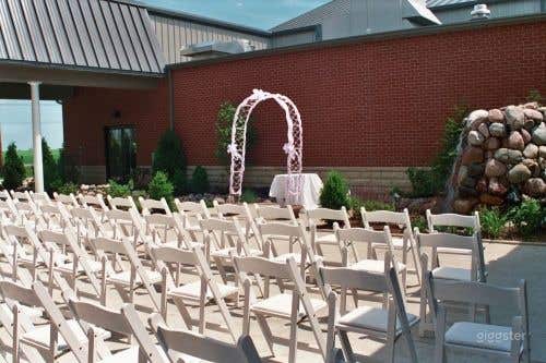 Beautiful Outdoor Patio with Fountain Design Photo 1