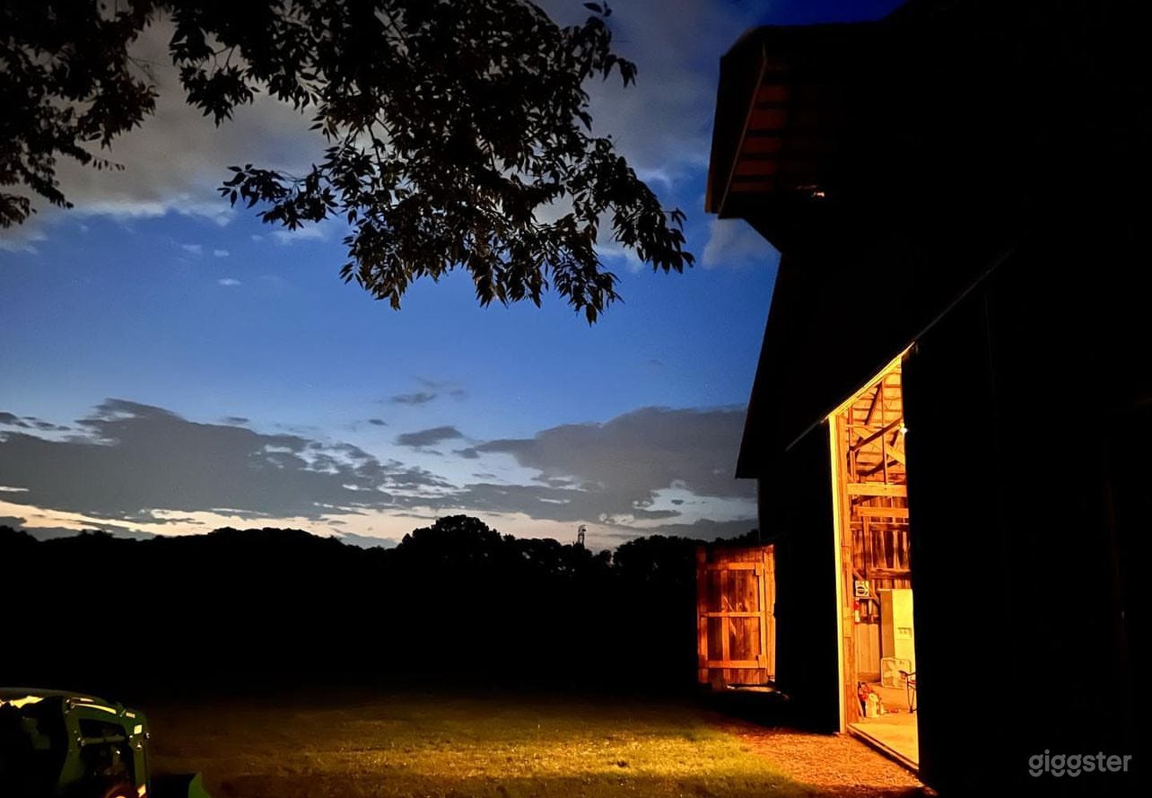 Historic property &amp; restored tobacco barn Photo 4