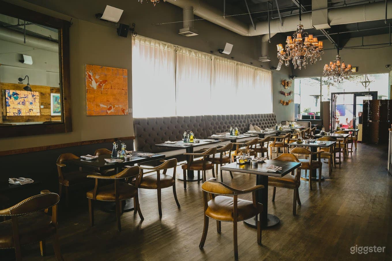 Classy Contemporary Ristorante &amp; Bar in Manhattan Beach (Buyout) Photo 3
