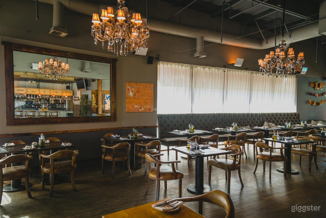Classy Contemporary Ristorante &amp; Bar in Manhattan Beach (Buyout) Photo 4