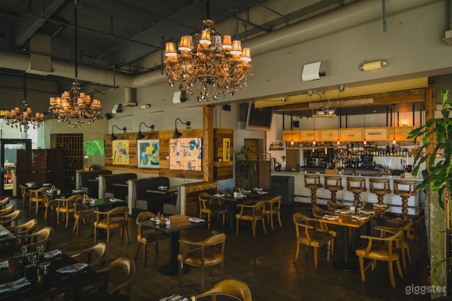 Classy Contemporary Ristorante &amp; Bar in Manhattan Beach (Buyout) Photo 1