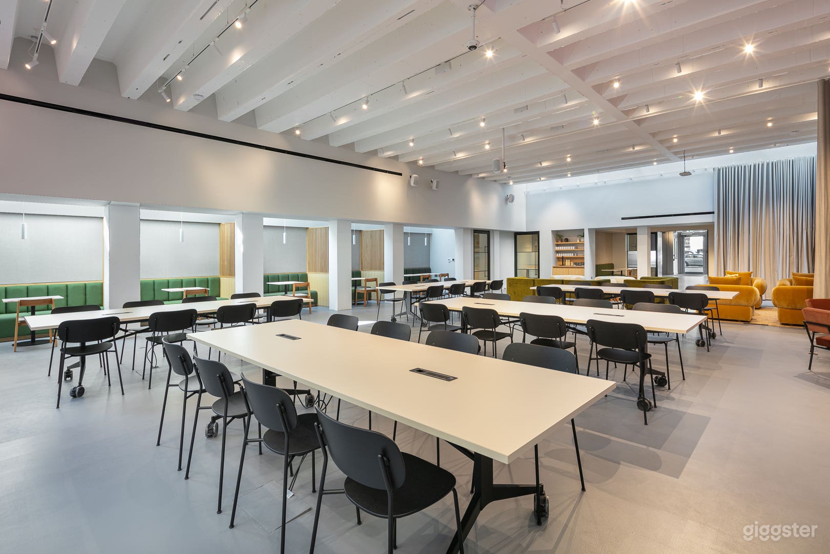 76 Event Space and Lounge Photo 2