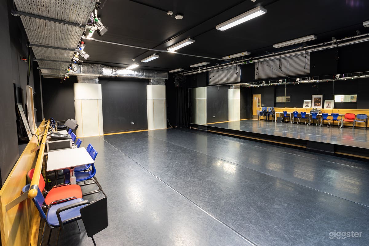 Performing Arts Studio - Angel Photo 1