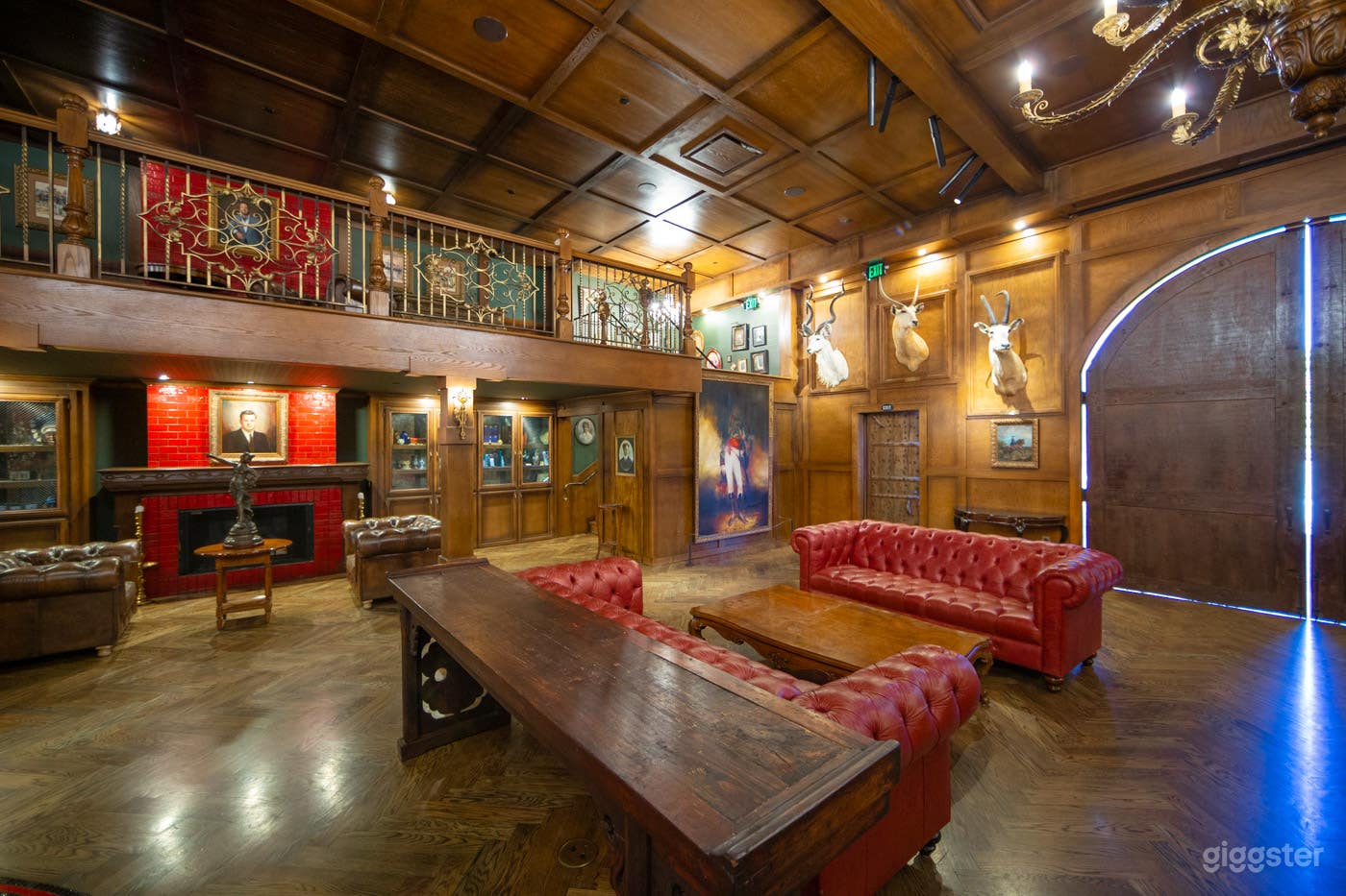 HUNTER'S BAR #260 Photo 2