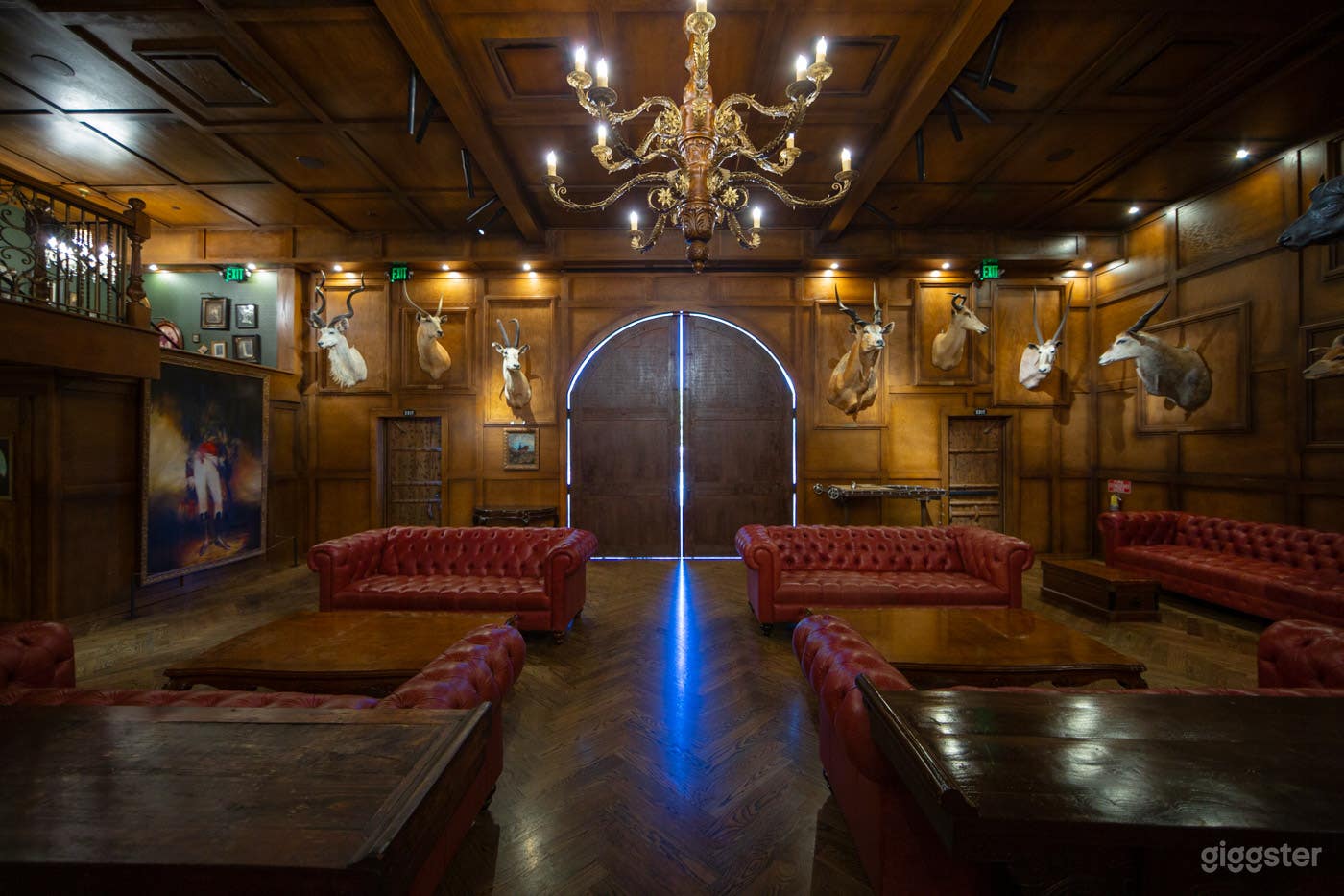 HUNTER'S BAR #260 Photo 3