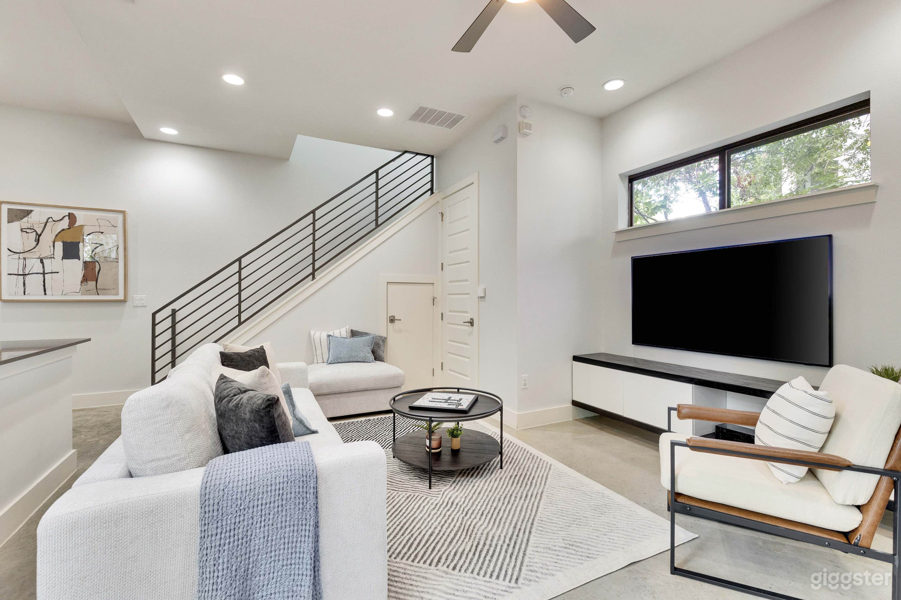 Modern East Austin Professionally Designed Home Photo 4