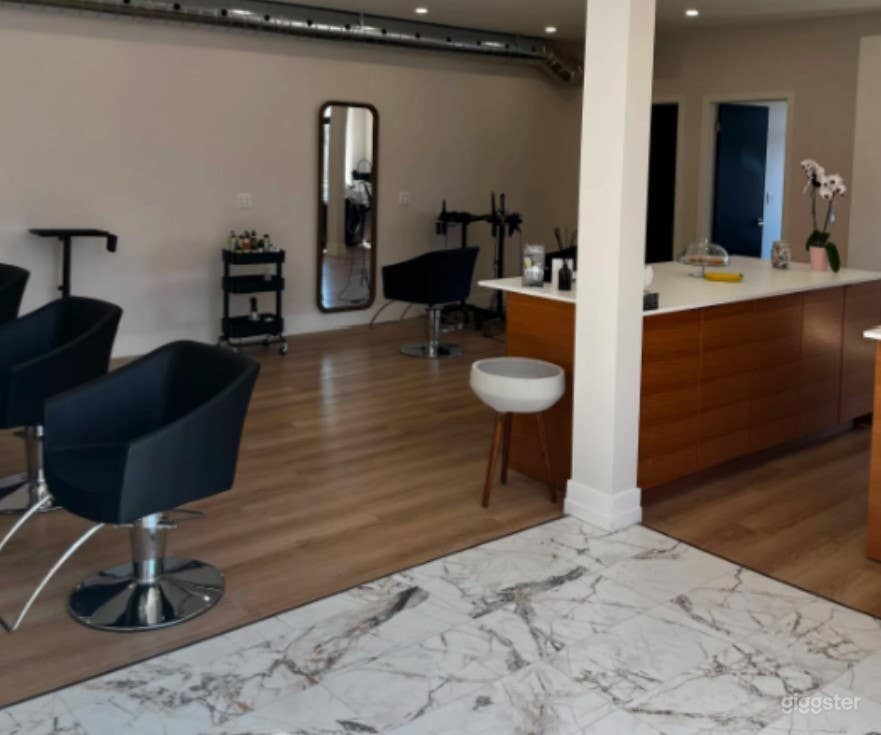 Studio Loft with Natural Light in Lincoln Photo 4