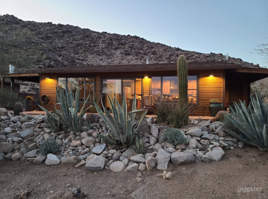 Private oasis (5 acres) with a 360 View &amp; Hot Tub Photo 1