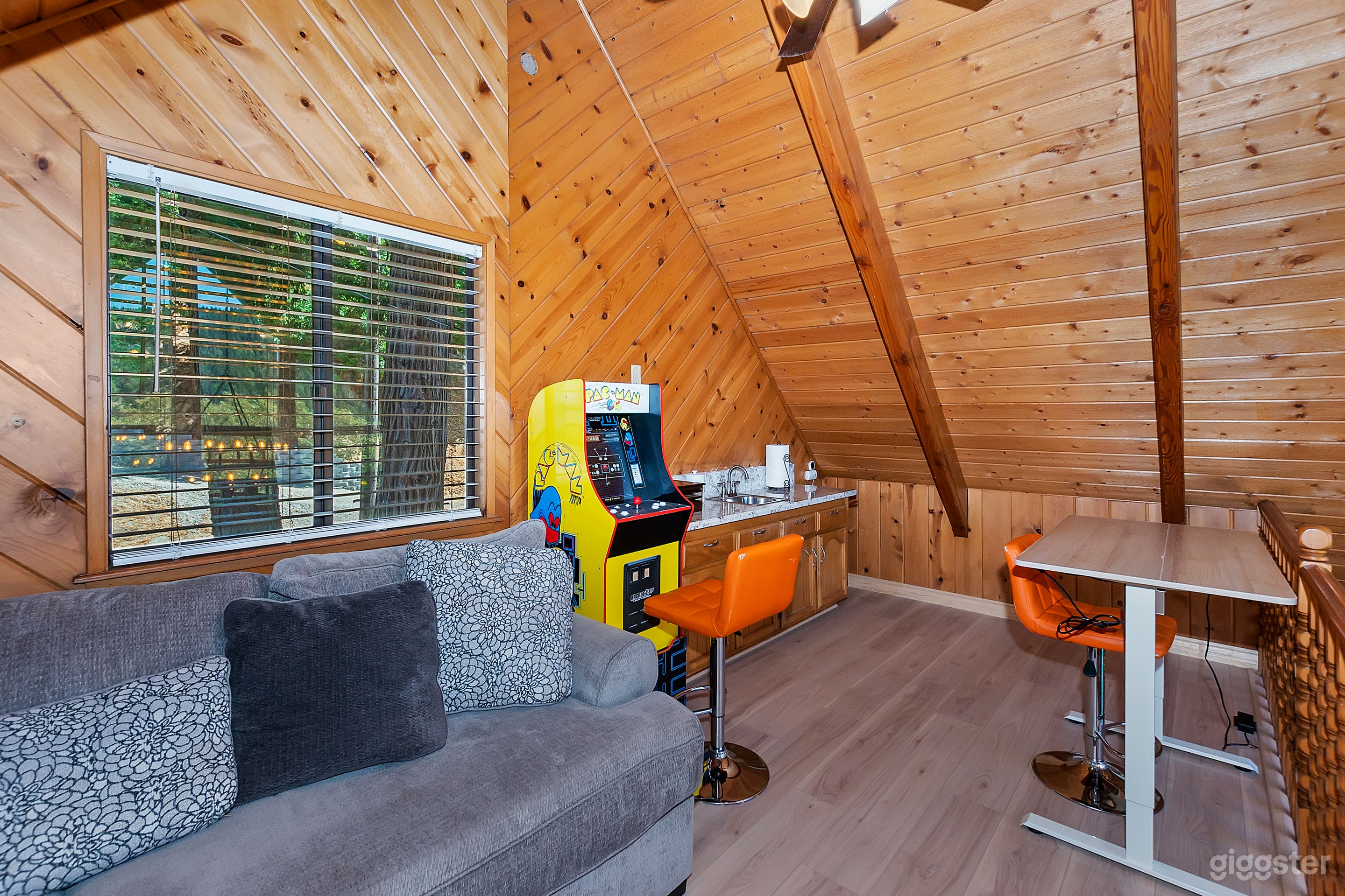Serene cabin in the woods by the Lake, Breathtaking views! Photo 4