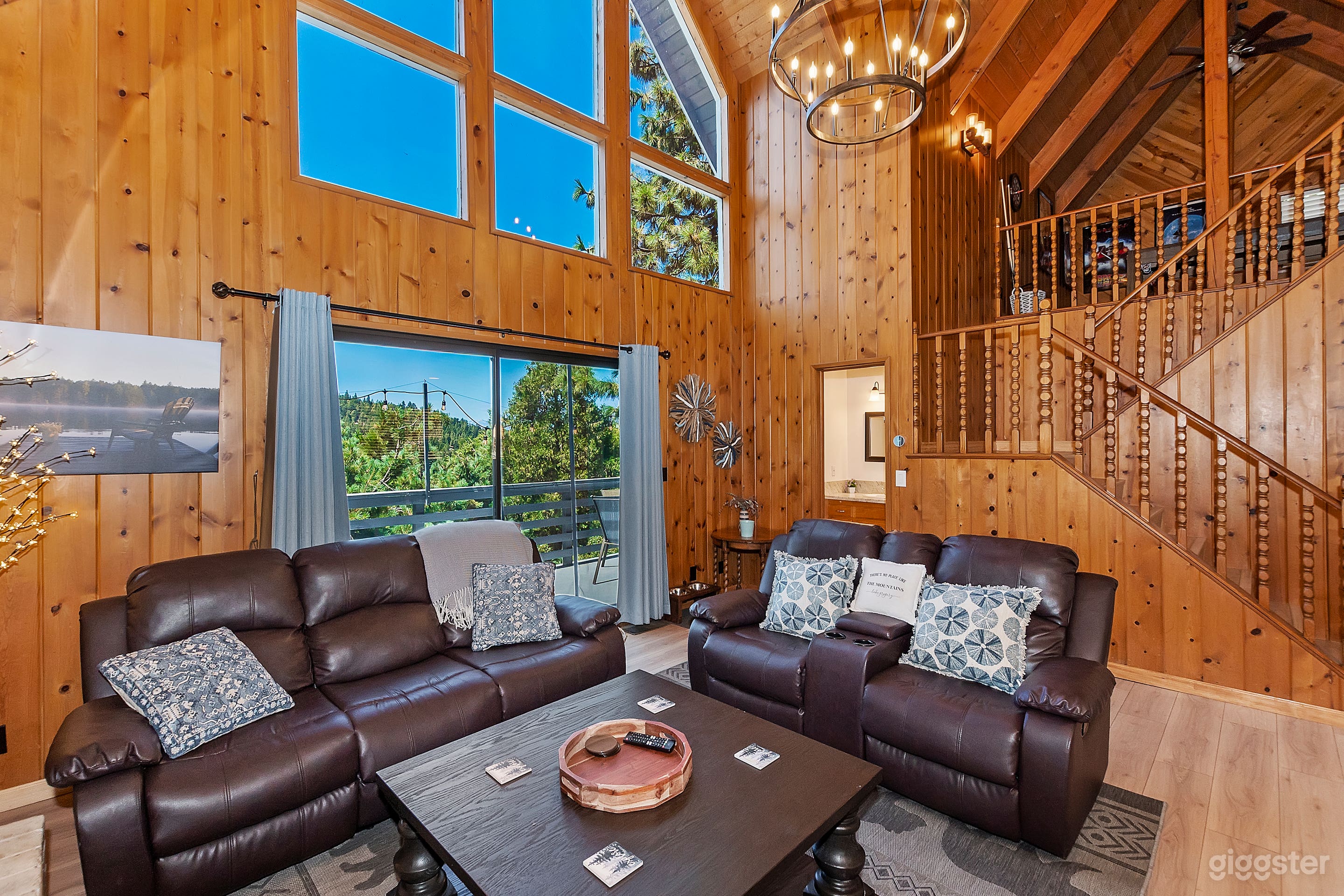 Serene cabin in the woods by the Lake, Breathtaking views! Photo 3