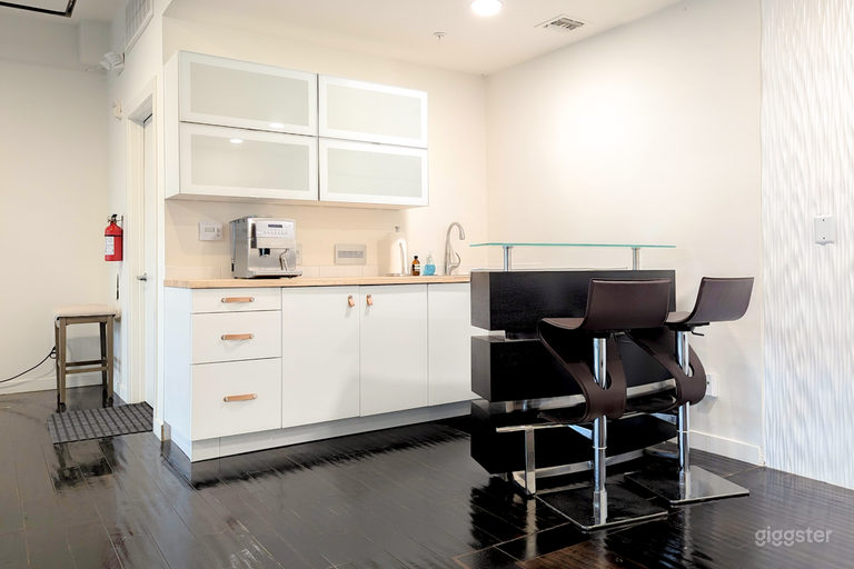  Old Town Pasadena Event Space & Self-Portrait Photo Studio 