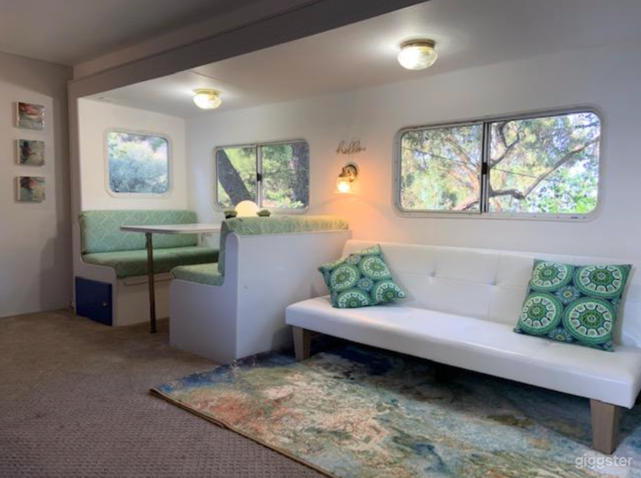 Cozy and Bright Mallard RV Photo 3