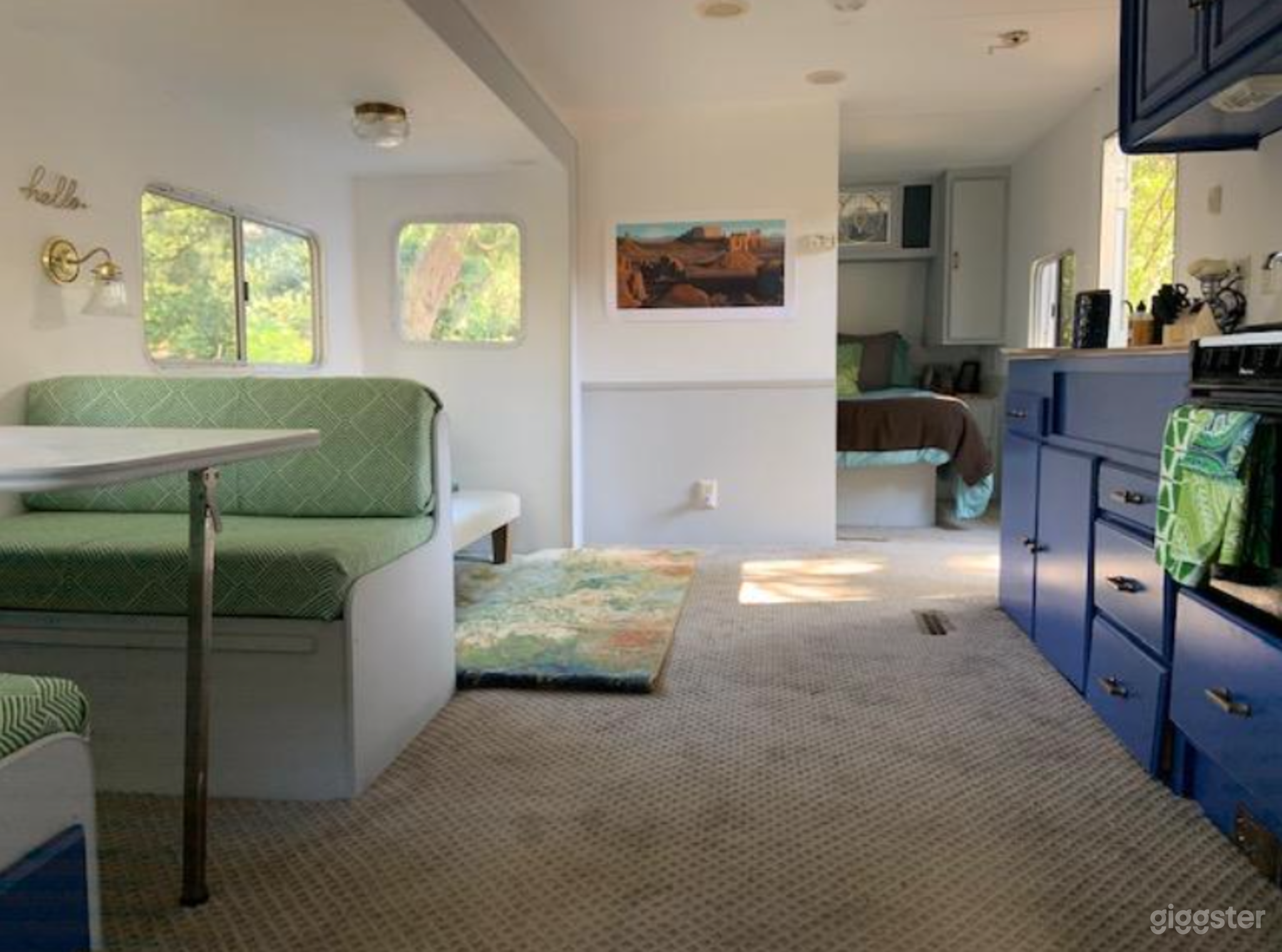Cozy and Bright Mallard RV Photo 2