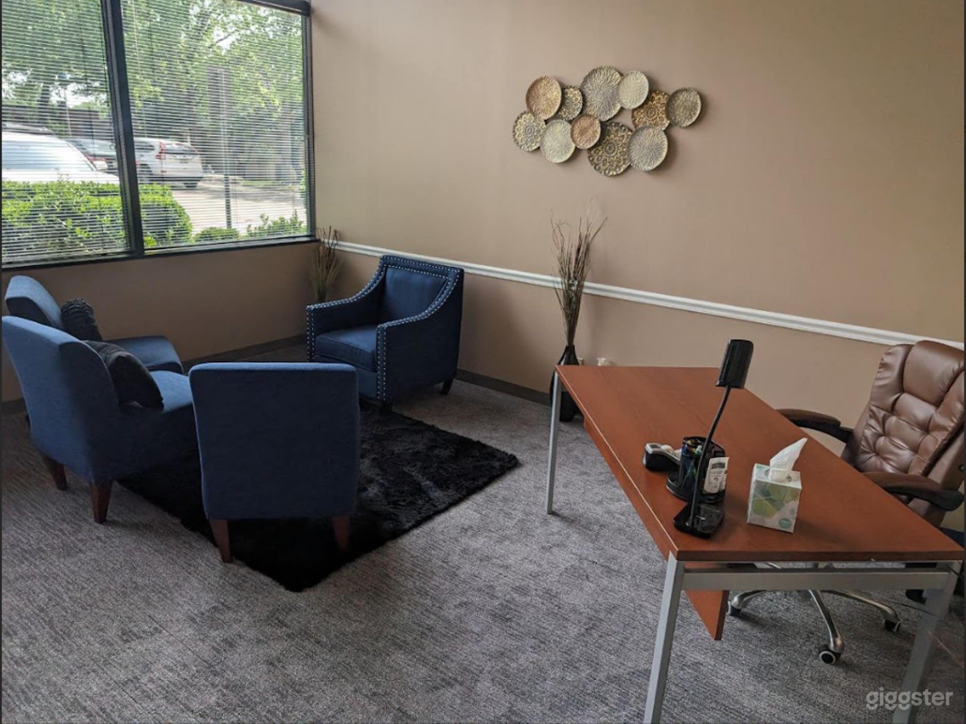 Classy, Stylish Turnkey Office Space Photo 3