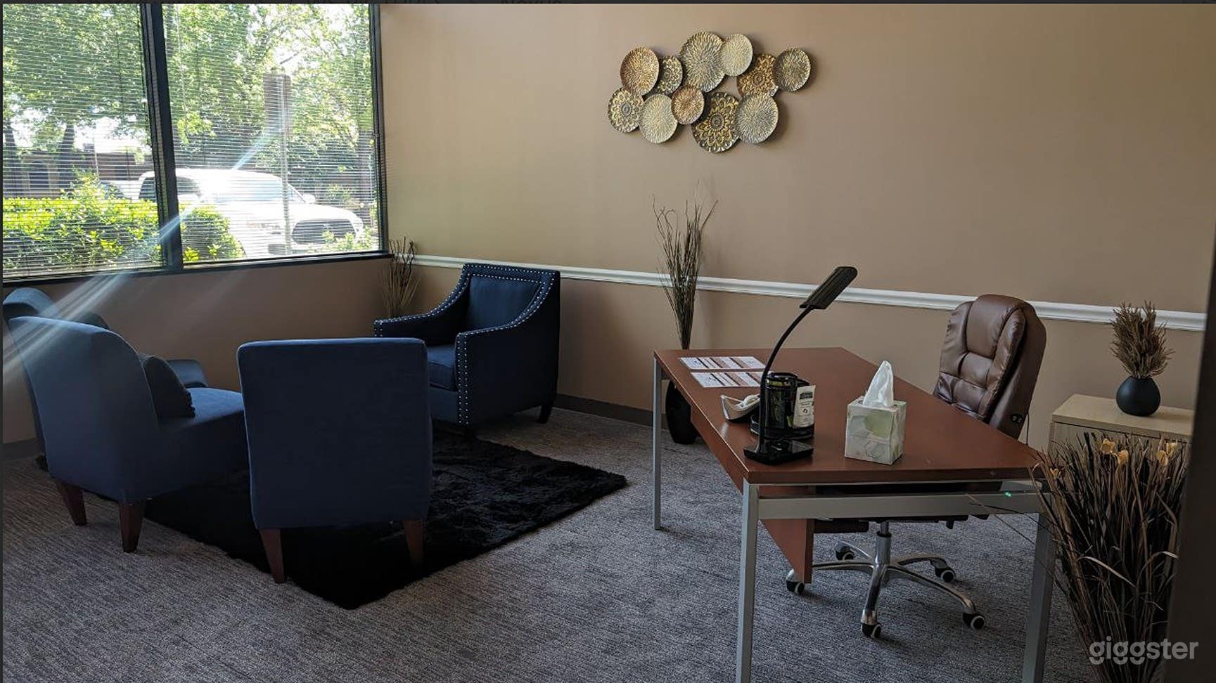 Classy, Stylish Turnkey Office Space Photo 4