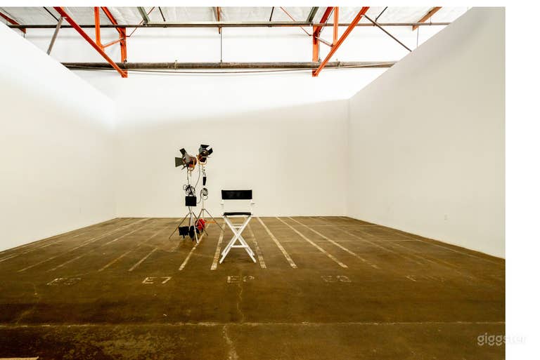  Studio 6 - 1,000-square-foot small production studio rental  
