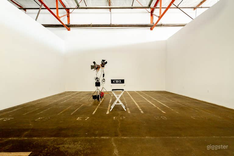  Studio 6 - 1,000-square-foot small production studio rental  